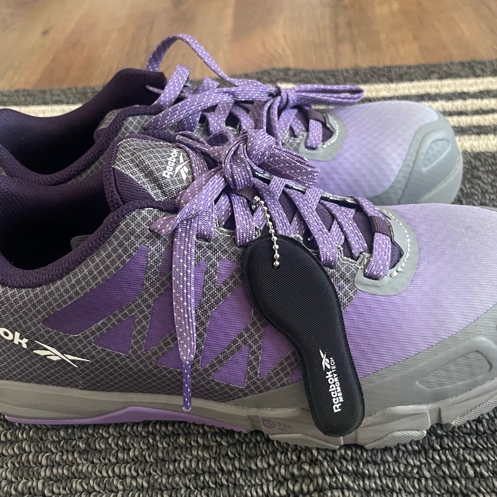 Reebok steel toe woman’s tennis shoes